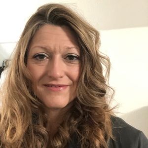 Meet your Posher, Debra